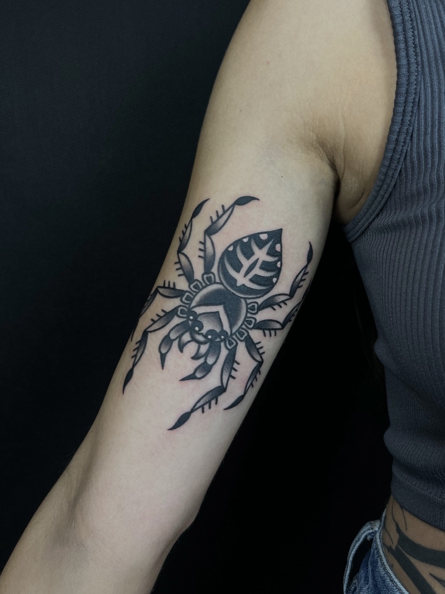 Tatuaż — Fineline, @lil_jo_tattoo